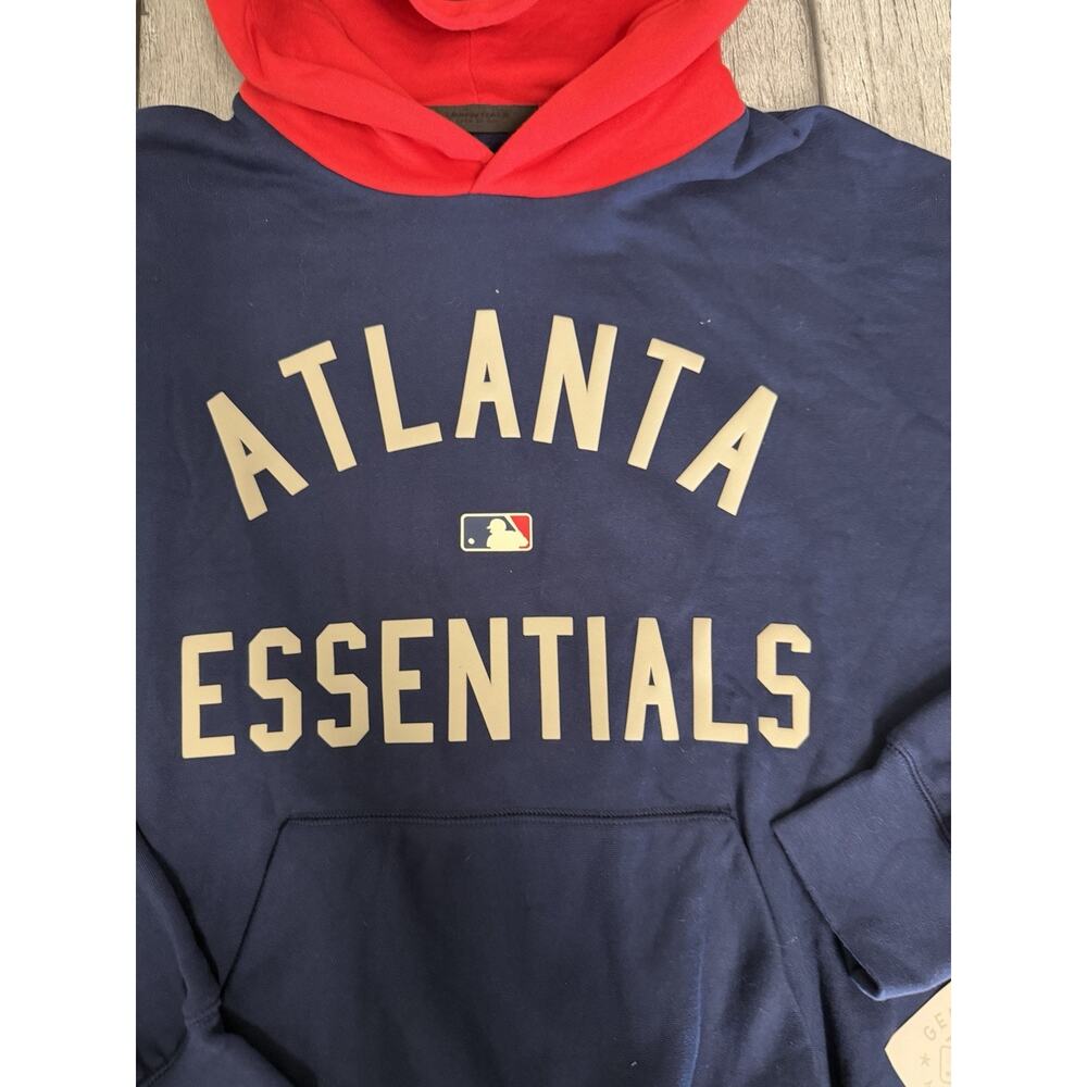 NWT Men’s Fear of God Essentials Atlanta Braves MLB Hoodie Sz Large Navy/Red - Picture 2 of 11